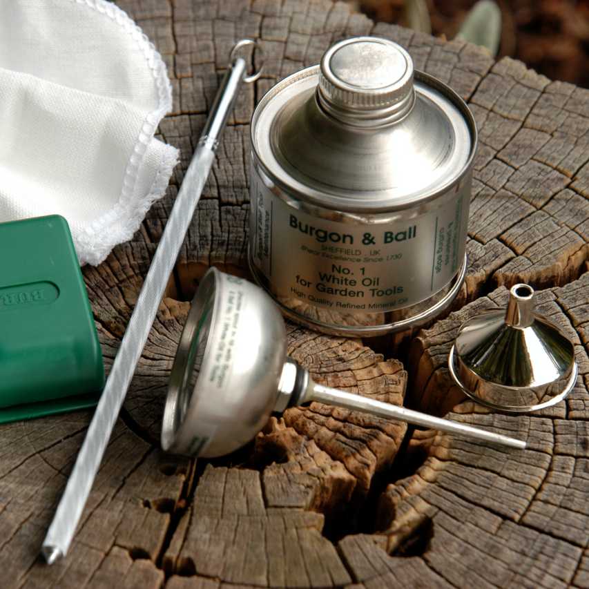 Tool oiling and sharpening kit
